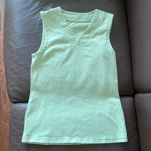 🍋 Lululemon Opal Green V-Neck Tank Top